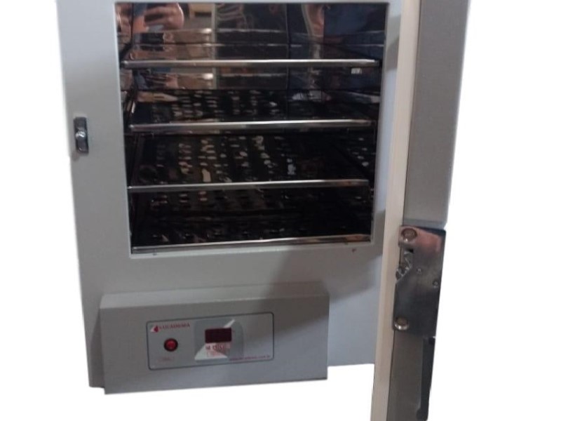 ESTUFA DE ESTERILIZAÇÃO E SECAGEM MOD. LUCA80/180